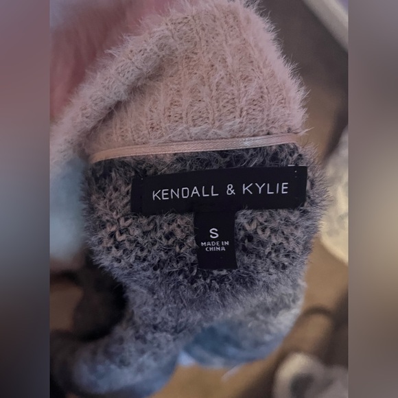 Kendall & Kylie Cropped Fuzzy Cardigan, Small - Picture 4 of 7